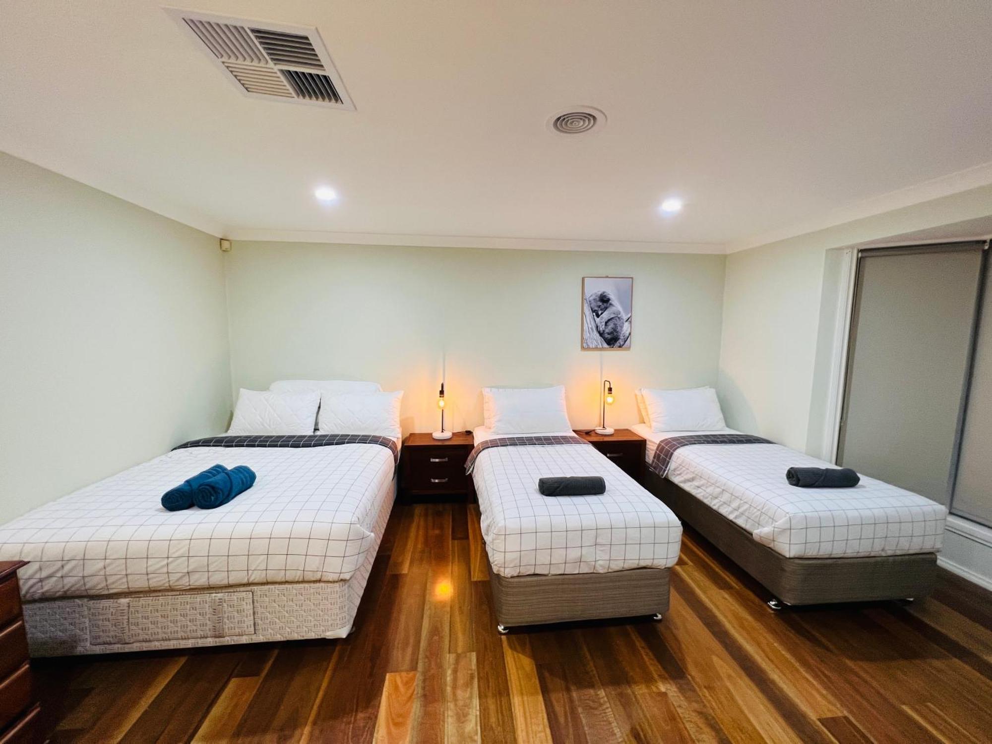 Spacious 6 Bedroom Holiday Home 15 Min Away From Melbourne Airport Sydenham Luaran gambar