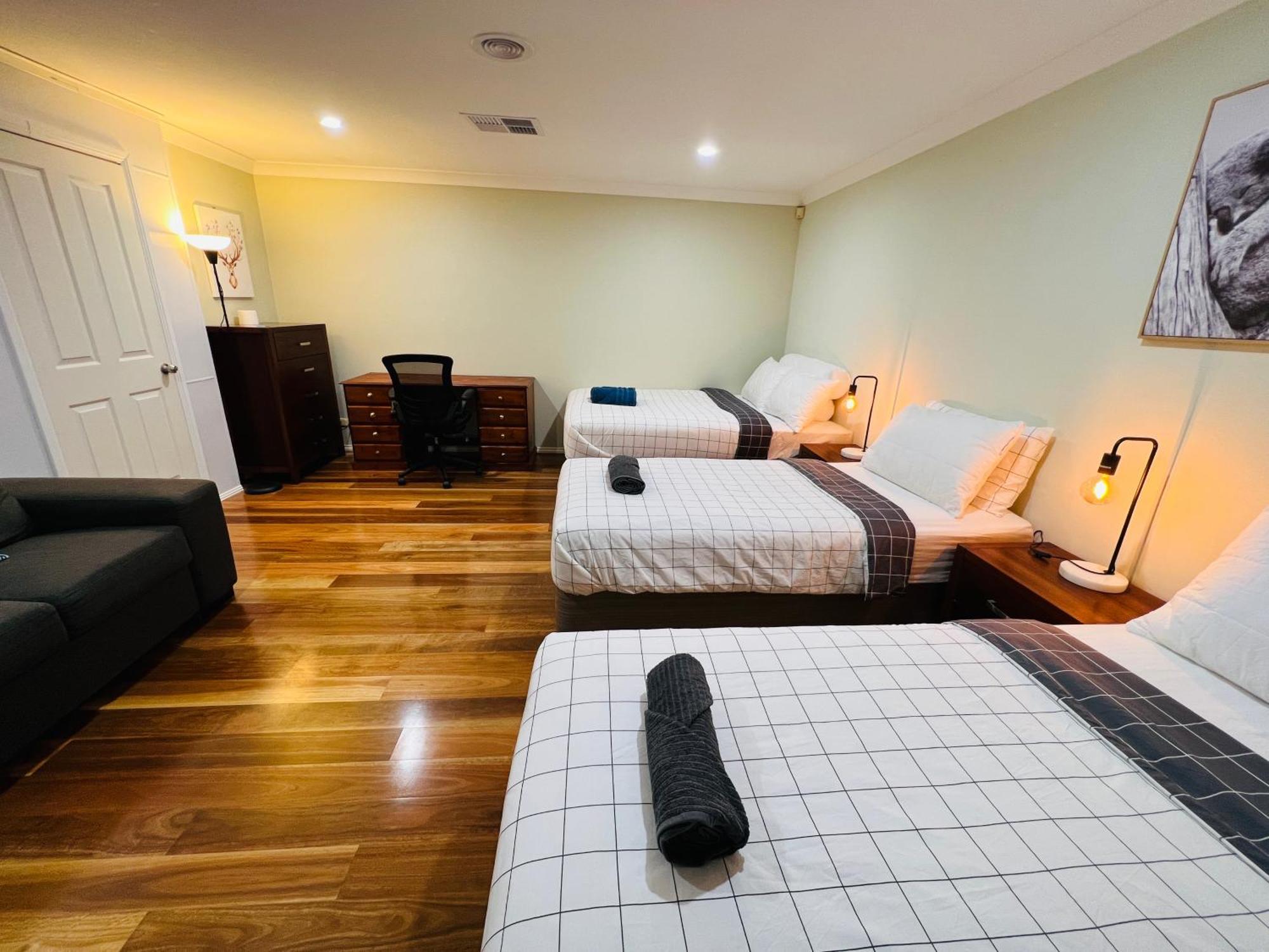 Spacious 6 Bedroom Holiday Home 15 Min Away From Melbourne Airport Sydenham Luaran gambar