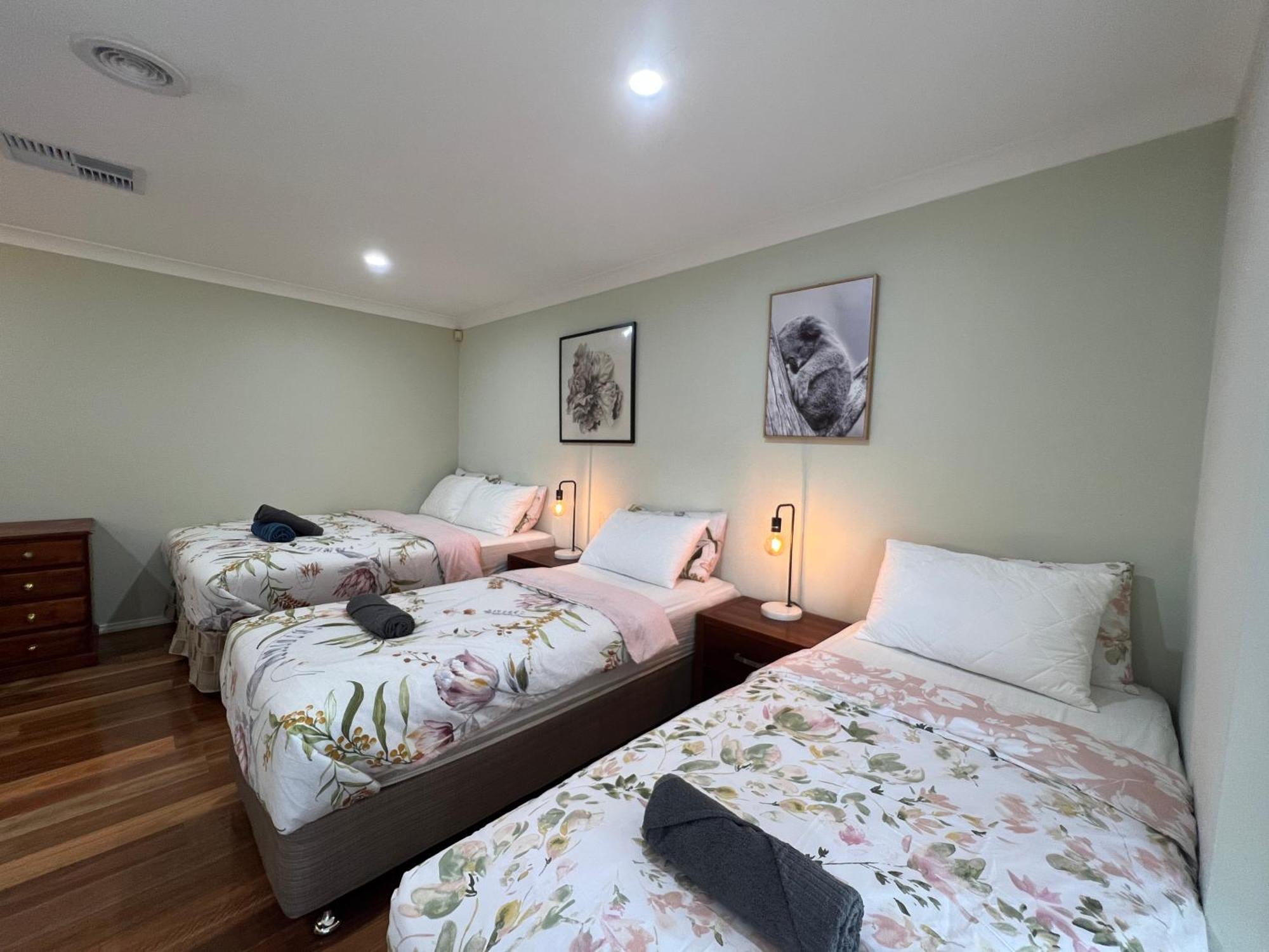 Spacious 6 Bedroom Holiday Home 15 Min Away From Melbourne Airport Sydenham Luaran gambar