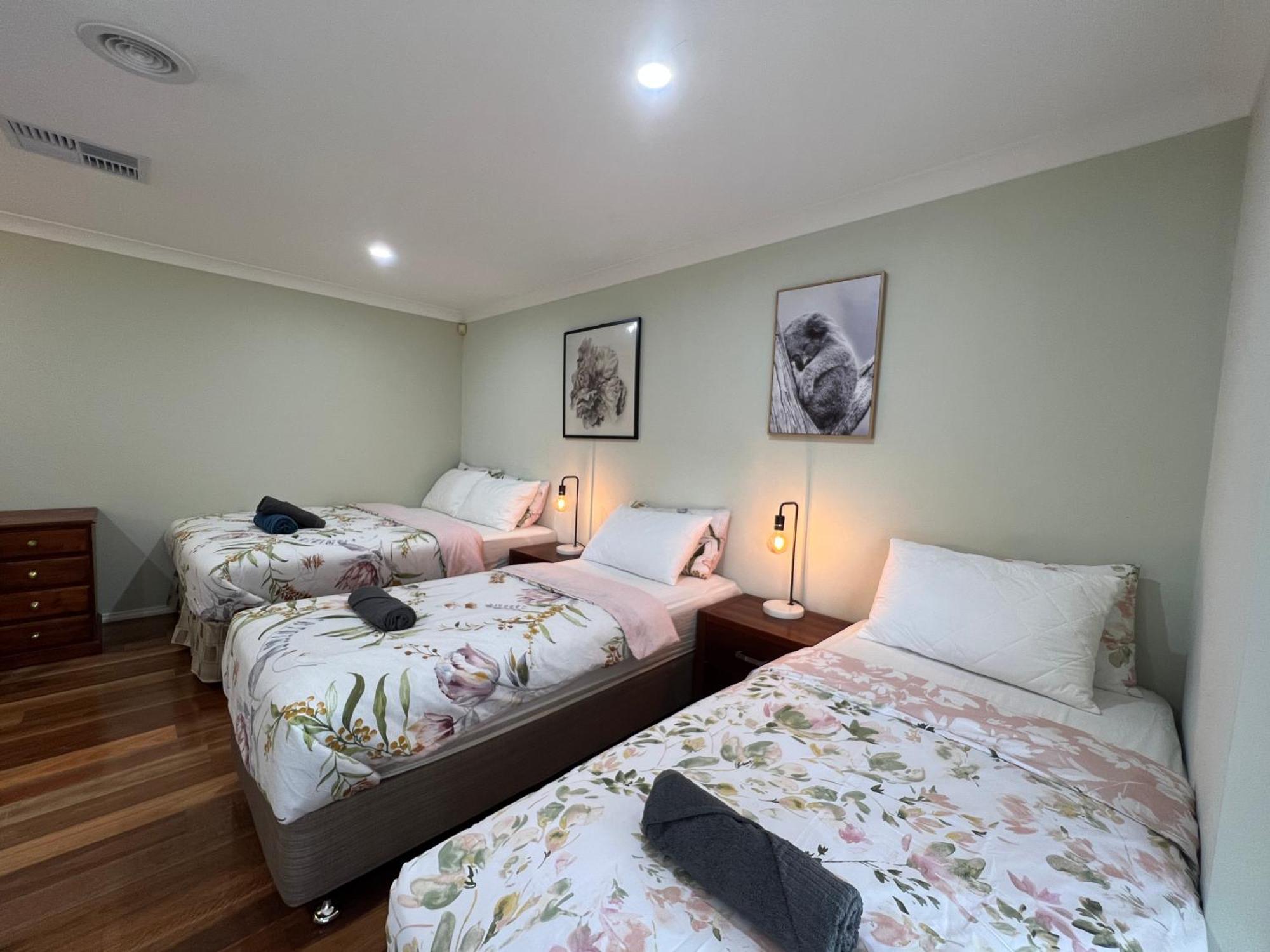 Spacious 6 Bedroom Holiday Home 15 Min Away From Melbourne Airport Sydenham Luaran gambar