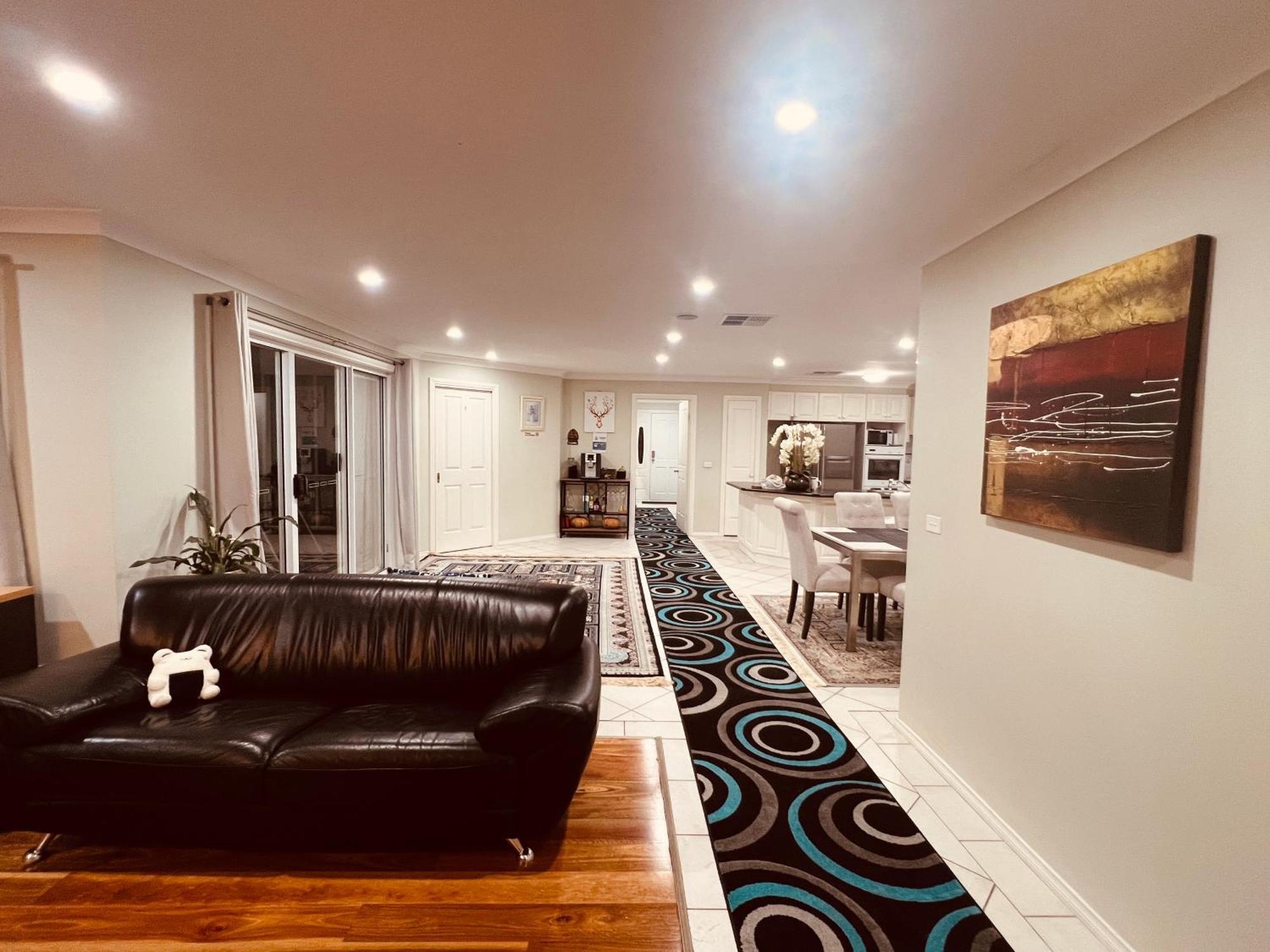 Spacious 6 Bedroom Holiday Home 15 Min Away From Melbourne Airport Sydenham Luaran gambar
