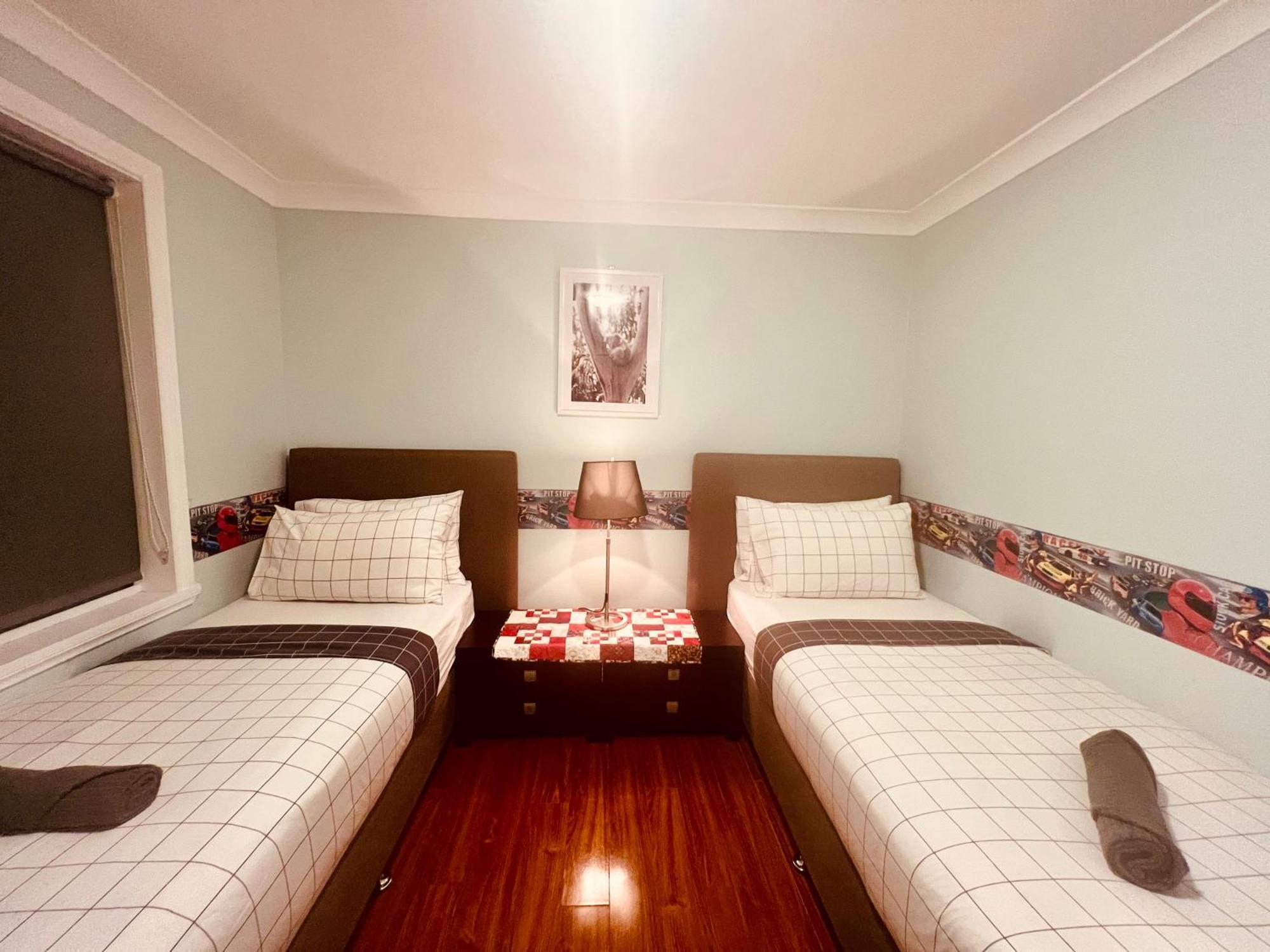 Spacious 6 Bedroom Holiday Home 15 Min Away From Melbourne Airport Sydenham Luaran gambar