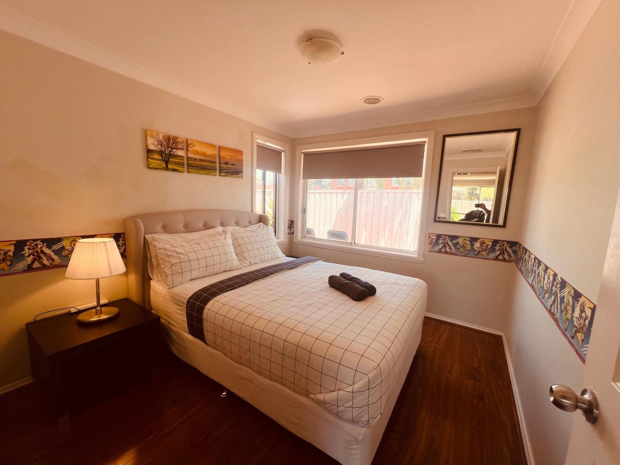 Spacious 6 Bedroom Holiday Home 15 Min Away From Melbourne Airport Sydenham Luaran gambar