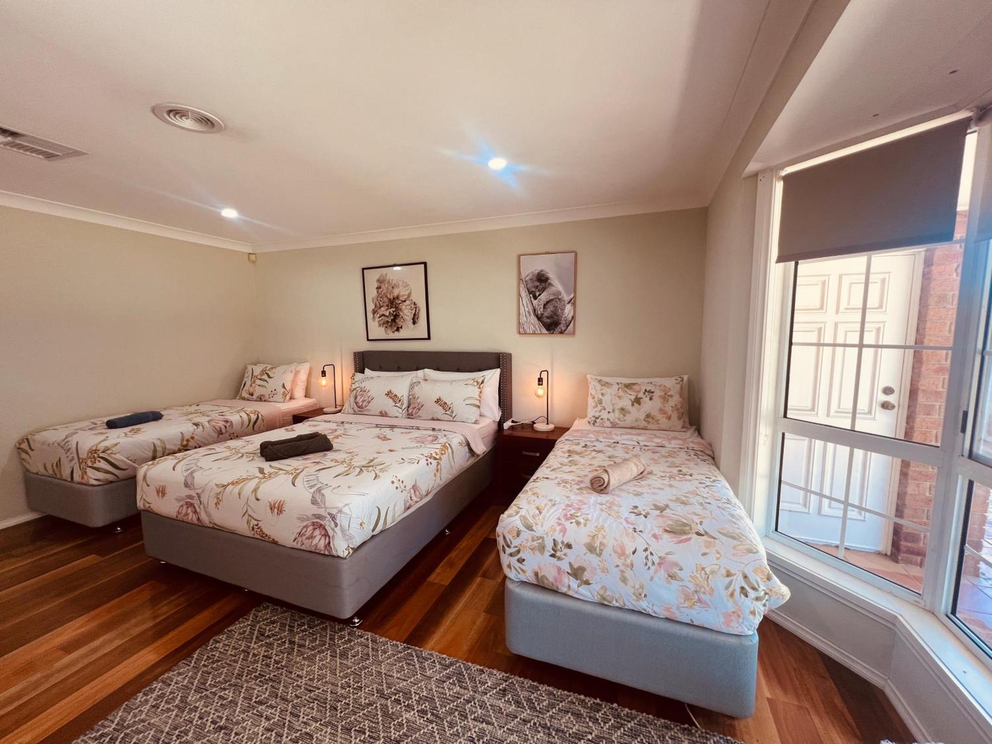 Spacious 6 Bedroom Holiday Home 15 Min Away From Melbourne Airport Sydenham Luaran gambar